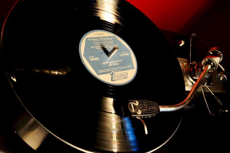 Fitted with an SME 3009 Series II Improved tonearm