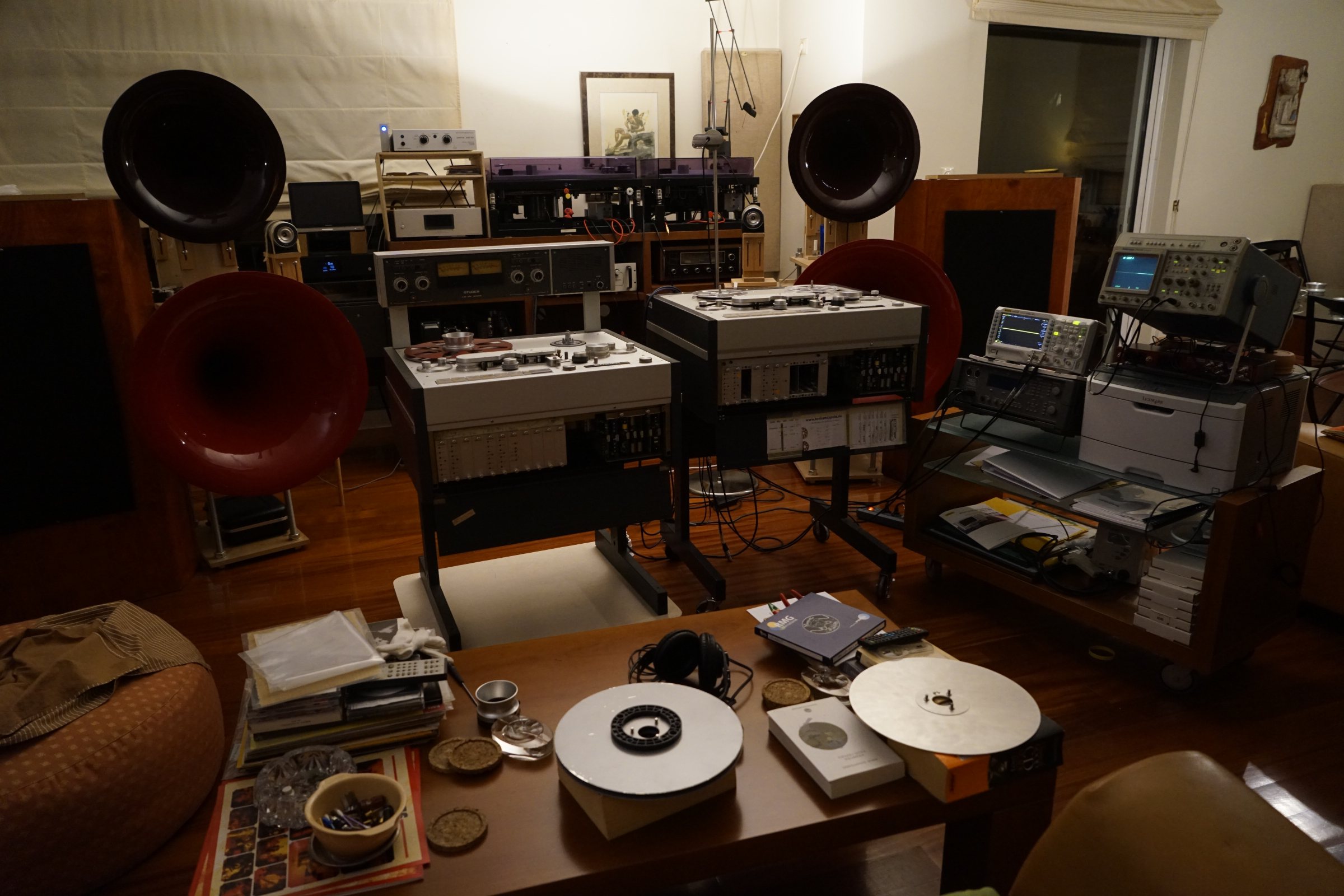 Critical listening at home: Audiophile High Fidelity Sound